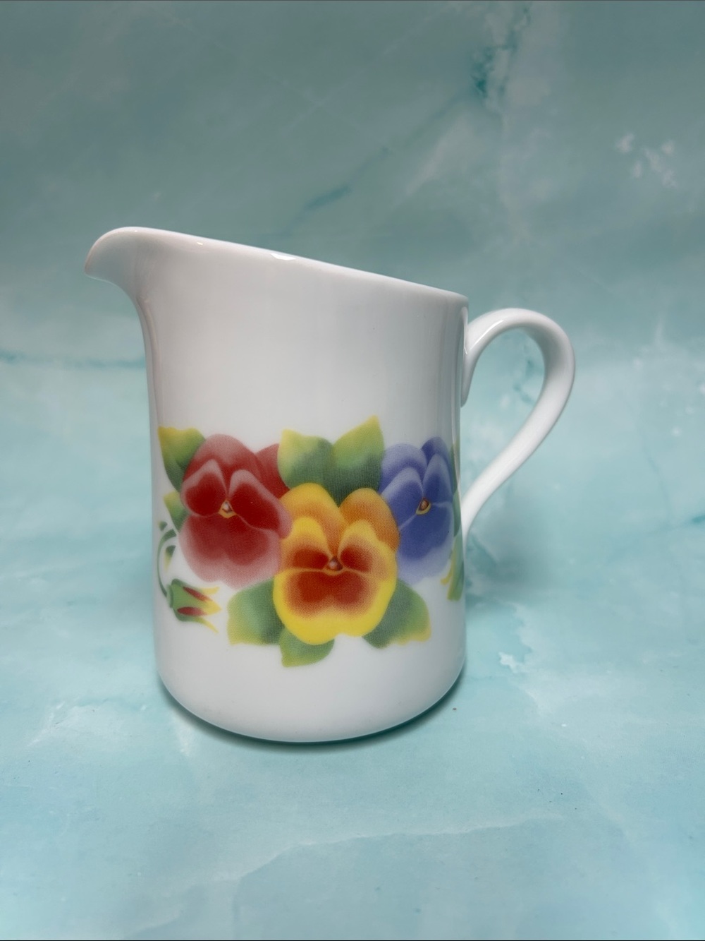 Summer Blush (Corelle)
by CORNING CORELLE Creamer Pitcher